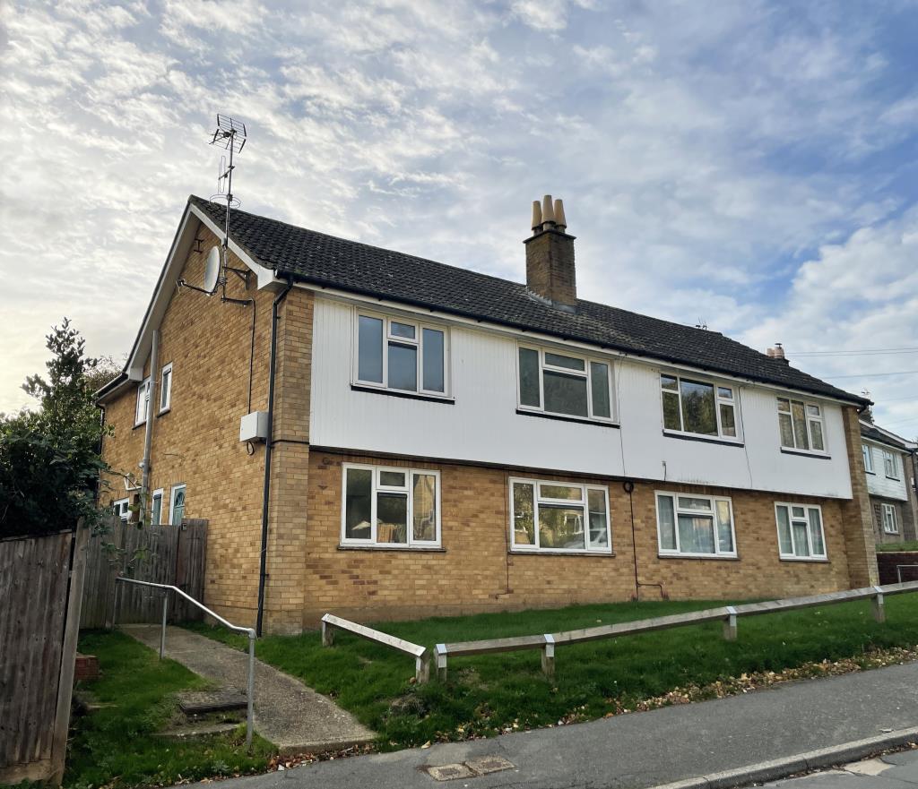 Lot: 114 - GROUND FLOOR FLAT FOR IMPROVEMENT -